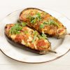 Баклажаны запеченные с помидором и сыром