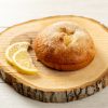 Булочка с лимонной начинкой