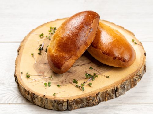 Пирожок печеный с картофелем и грибами