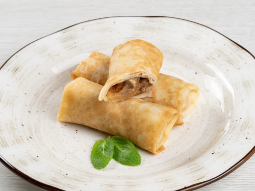 Блинчики с яблоком и корицей