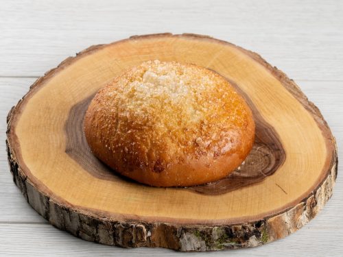 Булочка с вишней