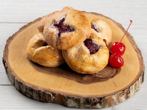 Печенье песочное с вишней