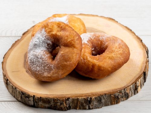 Пончик в сахарной пудре