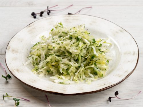 Салат  из ранней капусты