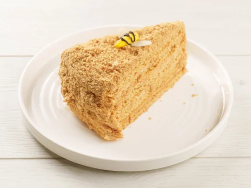 Пирожное Медовик