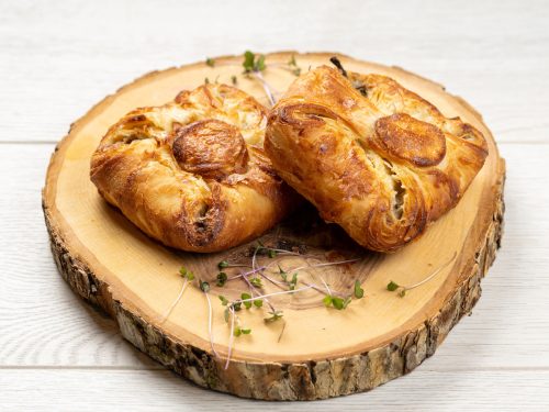 Слойка с куриным жульеном