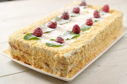 Пирожное Молочная девочка