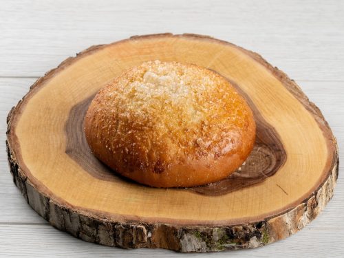 Булочка с вишней